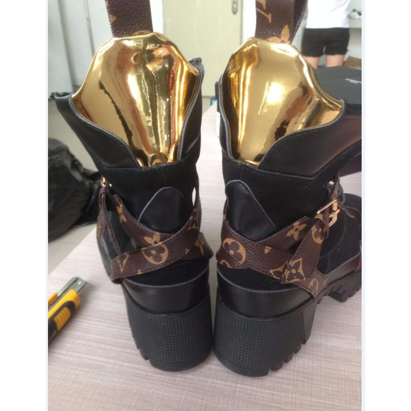 l**is V*t*n  boot shoes